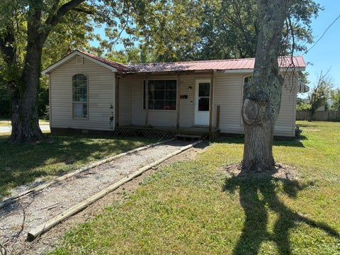 Photo of 121 E Opdyke Avenue, Mt Vernon, IL 62864 (MLS # 12748202)