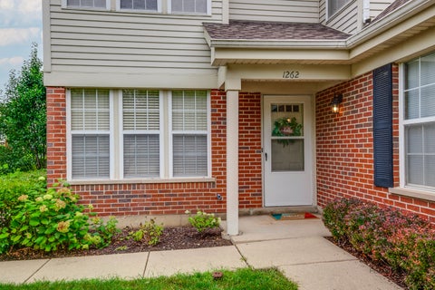 Tiny photo for 1262 N Wellington Court, Buffalo Grove, IL 60089 (MLS # 12707423)