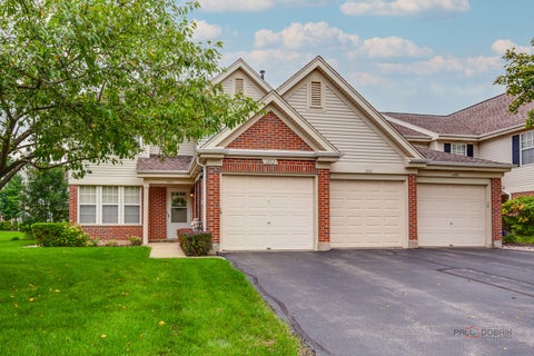 Photo of 1262 N Wellington Court, Buffalo Grove, IL 60089 (MLS # 12707423)