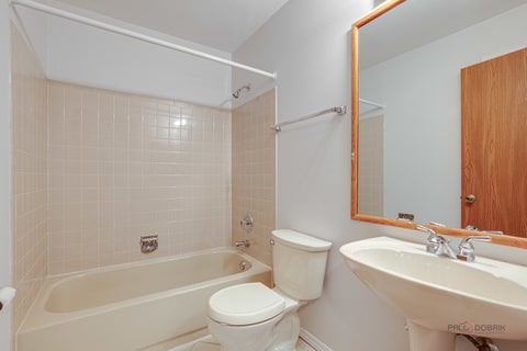 Tiny photo for 1262 N Wellington Court, Buffalo Grove, IL 60089 (MLS # 12707423)