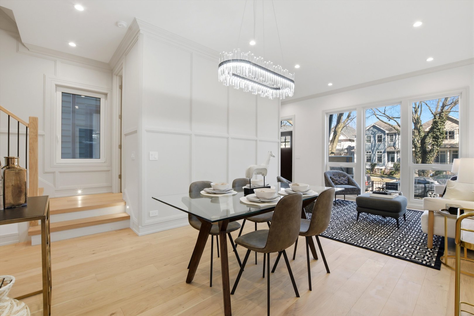 4846 N Hermitage Avenue