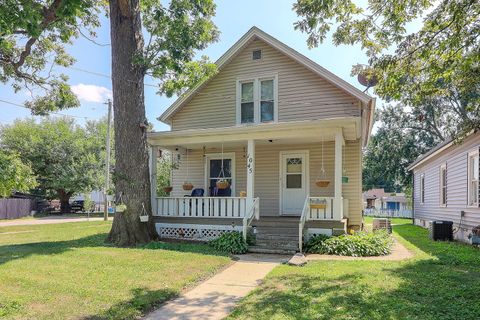 1045 Grand Boulevard Aurora IL 60505