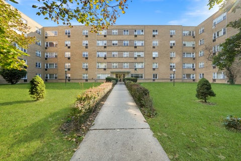 Photo of 6161 N Hoyne Avenue #504, Chicago, IL 60659 (MLS # 12793623)