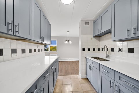 Tiny photo for 6161 N Hoyne Avenue #504, Chicago, IL 60659 (MLS # 12793623)