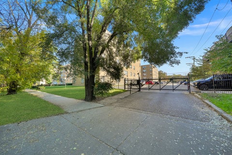 Tiny photo for 6161 N Hoyne Avenue #504, Chicago, IL 60659 (MLS # 12793623)