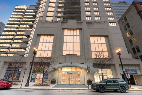 Photo of Chicago, IL 60661 (MLS # 12553013)