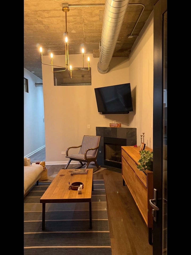 1151 W 14th Place 106