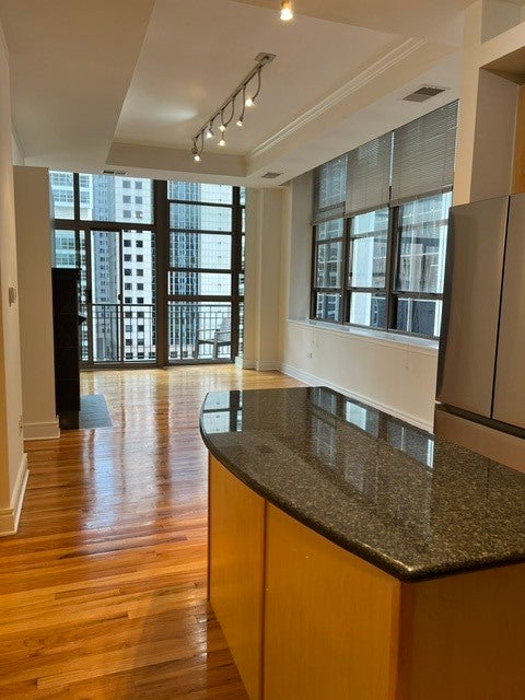 212 W Washington Street 1012