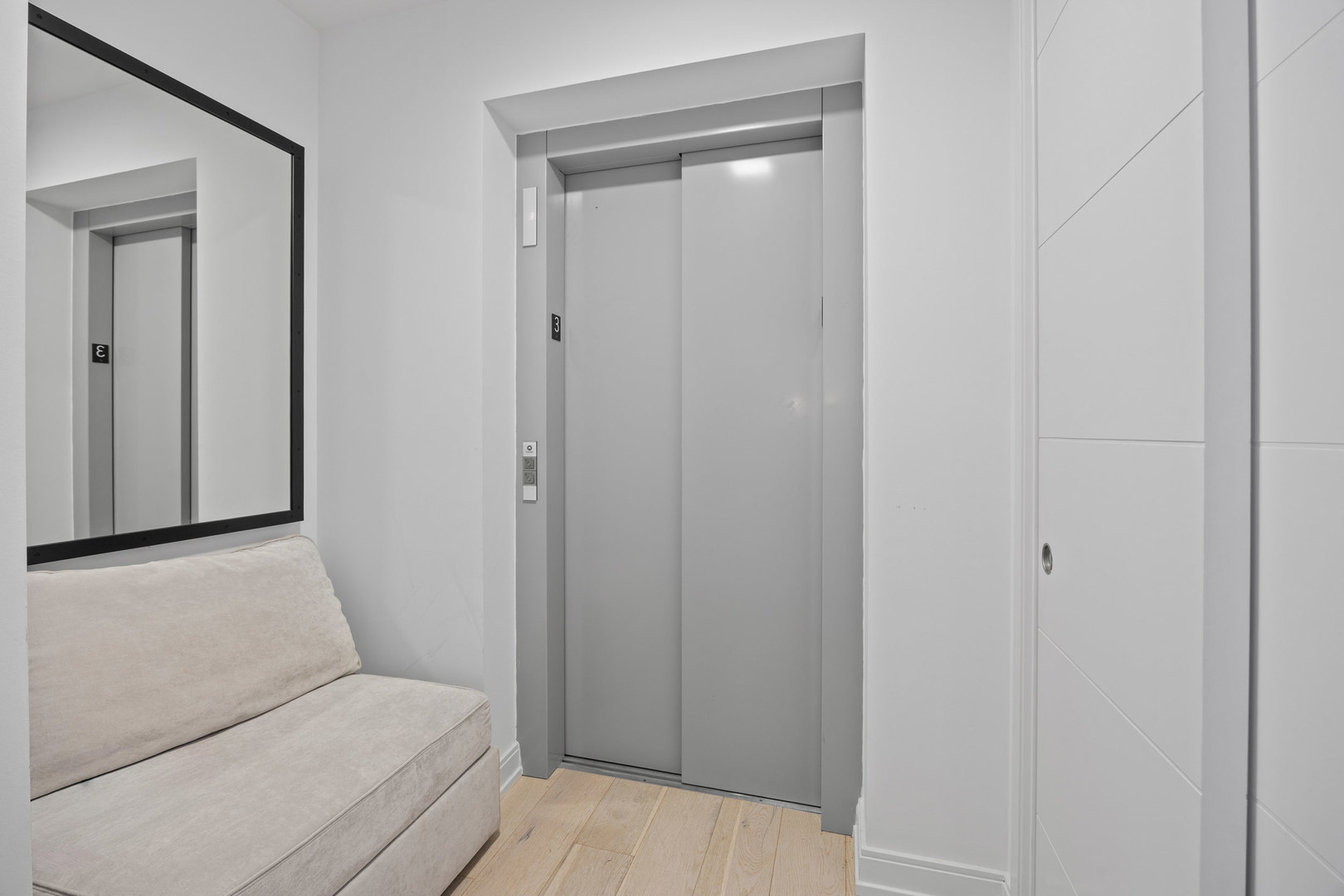 223 W LAKE Street 3N