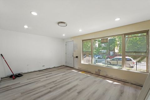 Tiny photo for 600 N Monticello Avenue, Chicago, IL 60624 (MLS # 12477718)