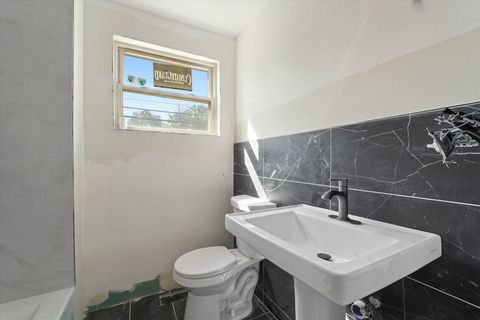 Tiny photo for 600 N Monticello Avenue, Chicago, IL 60624 (MLS # 12477718)