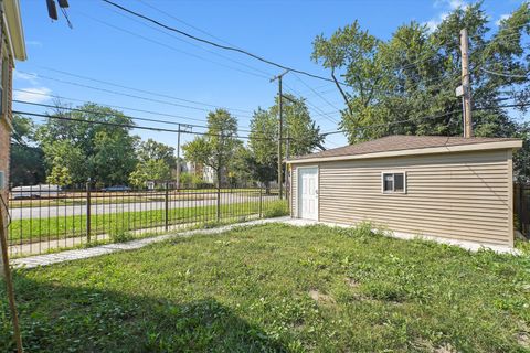 Tiny photo for 600 N Monticello Avenue, Chicago, IL 60624 (MLS # 12477718)