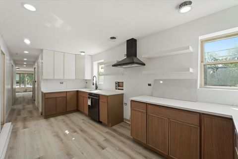 Tiny photo for 600 N Monticello Avenue, Chicago, IL 60624 (MLS # 12477718)