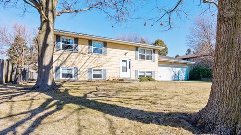 Photo of 1316 Hanson Drive, Normal, IL 61761 (MLS # 12580730)