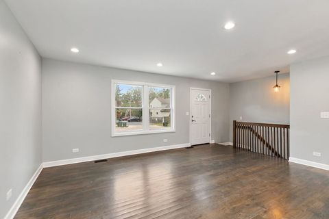 Tiny photo for 400 S Collins Street, South Elgin, IL 60177 (MLS # 12504526)