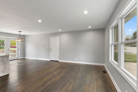 Tiny photo for 400 S Collins Street, South Elgin, IL 60177 (MLS # 12504526)