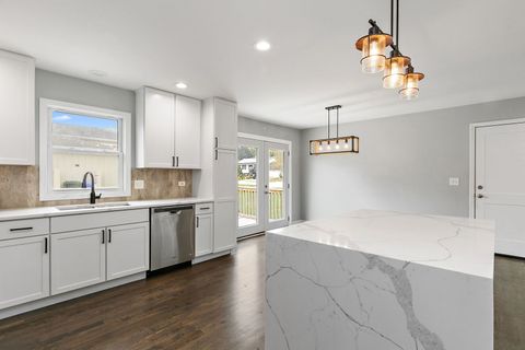 Tiny photo for 400 S Collins Street, South Elgin, IL 60177 (MLS # 12504526)