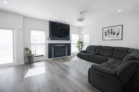 Tiny photo for 1048 Asbury Drive, Aurora, IL 60502 (MLS # 12591341)