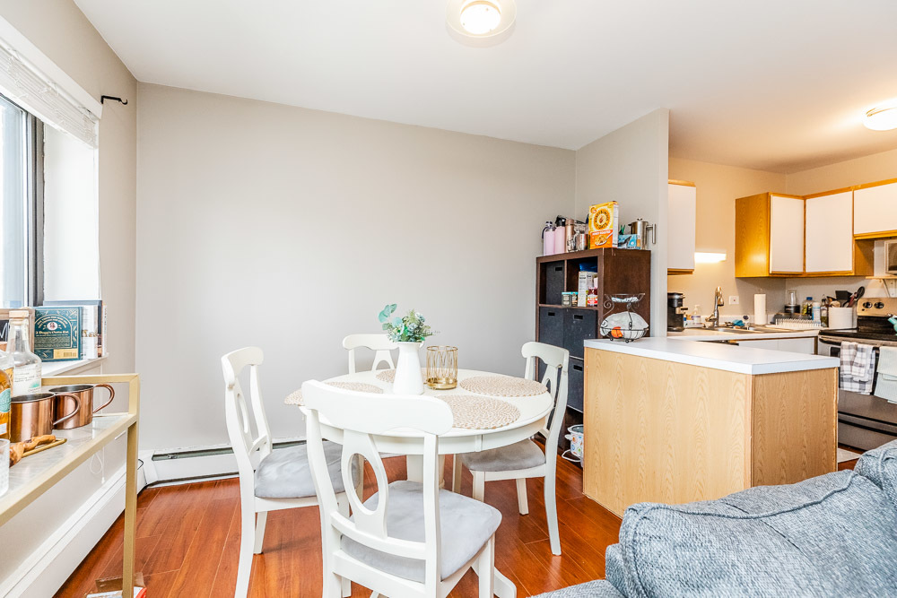 607 W Wrightwood Avenue 815