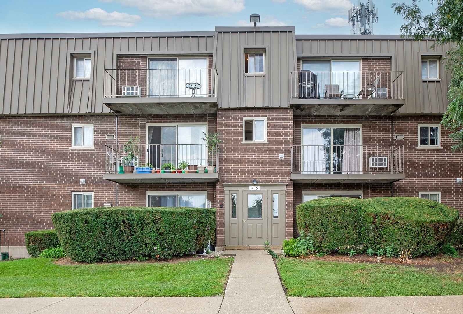 586 Fairway View Drive 1B