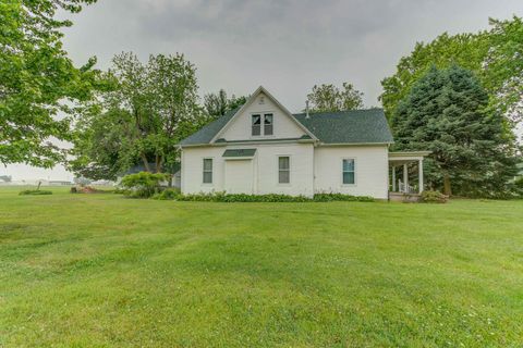 Tiny photo for 407 S Vine Street, Camargo, IL 61919 (MLS # 12384959)