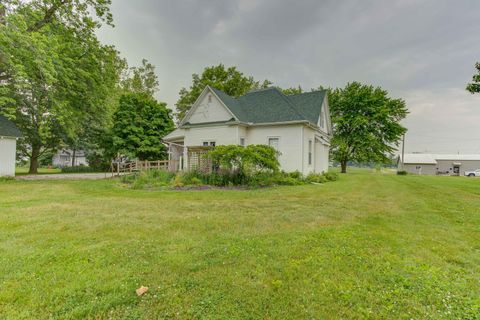 Tiny photo for 407 S Vine Street, Camargo, IL 61919 (MLS # 12384959)