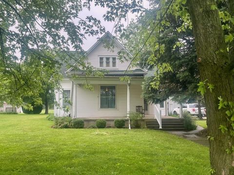 Photo of 407 S Vine Street, Camargo, IL 61919 (MLS # 12384959)