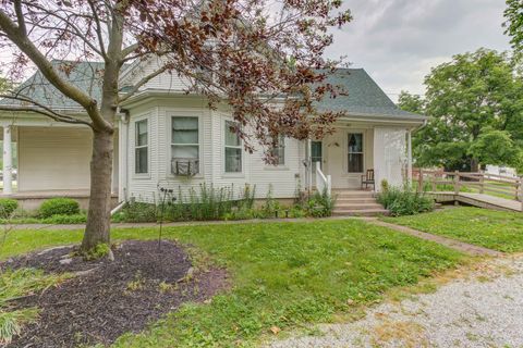 Tiny photo for 407 S Vine Street, Camargo, IL 61919 (MLS # 12384959)