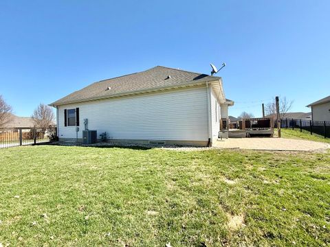 Tiny photo for 4800 Longfellow Drive, Springfield, IL 62711 (MLS # 12602843)