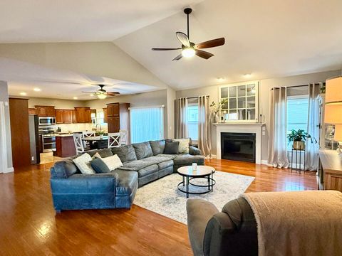 Tiny photo for 4800 Longfellow Drive, Springfield, IL 62711 (MLS # 12602843)