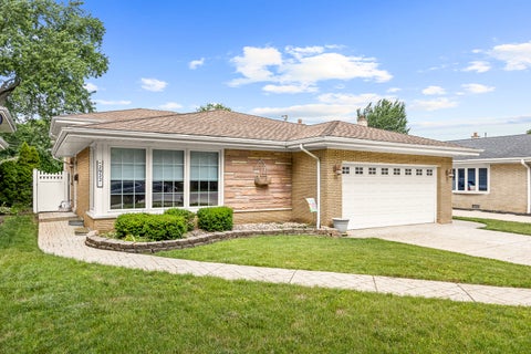 Photo of 2922 Sunnyside Avenue, Westchester, IL 60154 (MLS # 12692876)