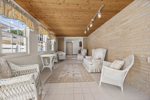 Tiny photo for 2922 Sunnyside Avenue, Westchester, IL 60154 (MLS # 12692876)