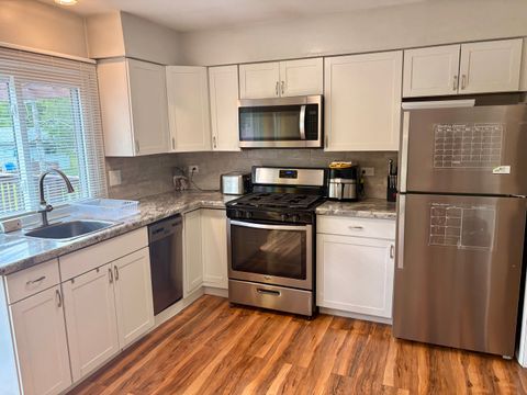 Tiny photo for 325 Rockhurst Road, Bolingbrook, IL 60440 (MLS # 12462381)