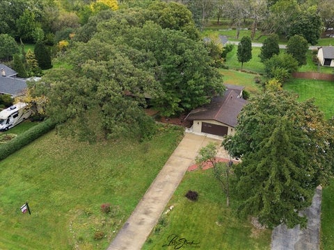 Tiny photo for 10S073 Clarendon Hills Road, Willowbrook, IL 60527 (MLS # 12774469)