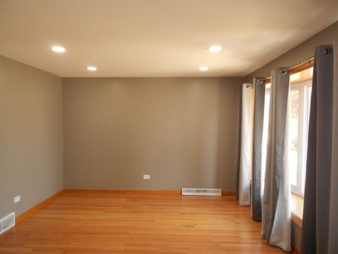 Tiny photo for 5820 S Rutherford Avenue, Chicago, IL 60638 (MLS # 12508269)