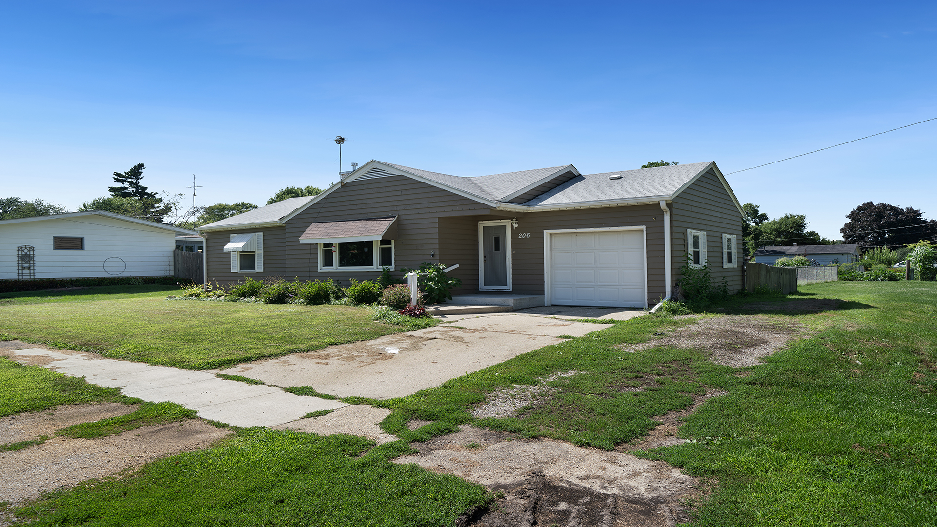 206 W Green Street