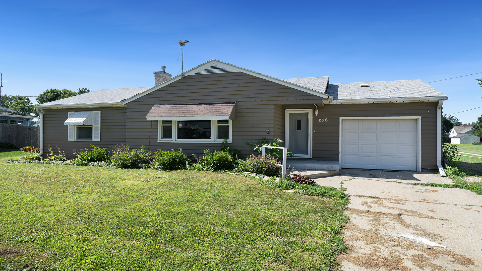 206 W Green Street