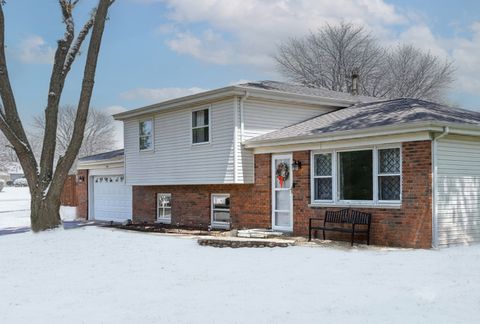 Photo of 1800 Via Veneto Lane, St. Charles, IL 60174 (MLS # 12535391)