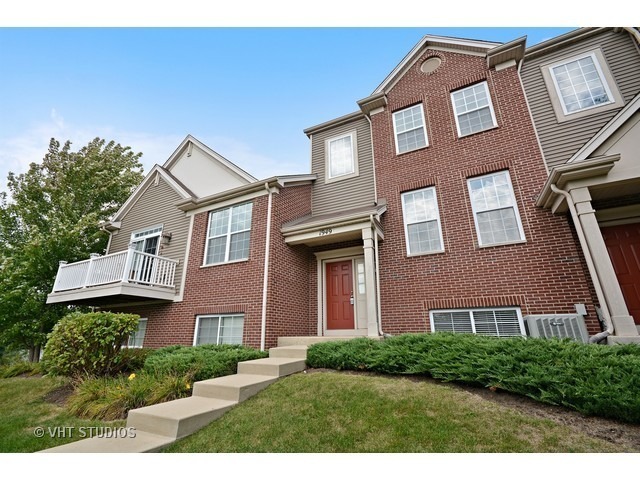 View Naperville, IL 60563 townhome