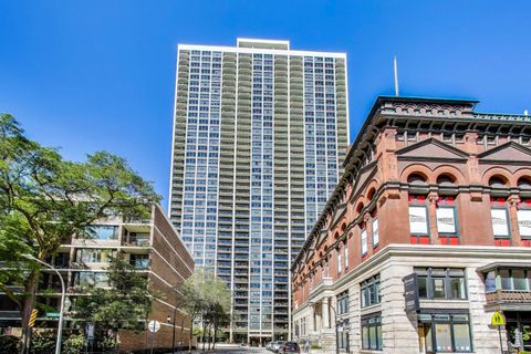 1560 N Sandburg Terrace 4006 Chicago IL 60610