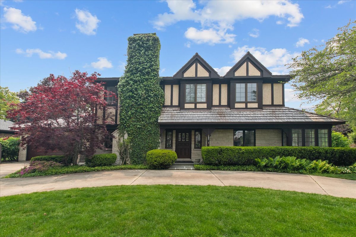 281 Michigan Avenue