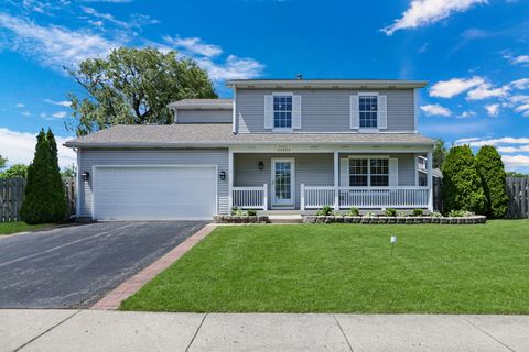 Single Family Residence in Gurnee IL 34420 OLD WALNUT Circle.jpg