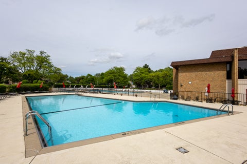 Tiny photo for 450 Raintree Court #2B, Glen Ellyn, IL 60137 (MLS # 12703645)