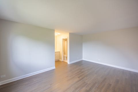 Tiny photo for 450 Raintree Court #2B, Glen Ellyn, IL 60137 (MLS # 12703645)