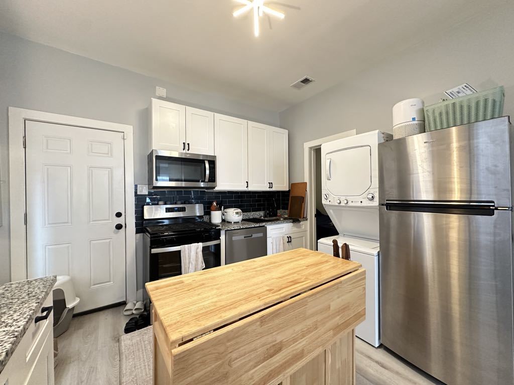 1333 W Walton Street 3F