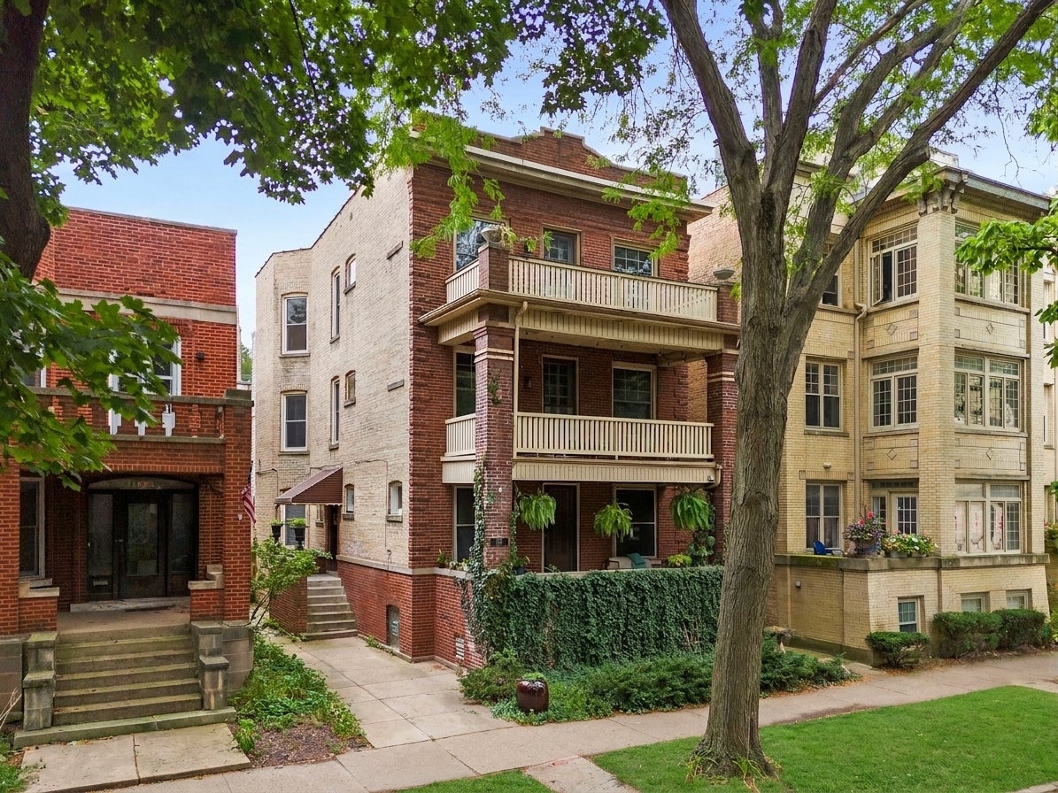 1347 W Granville Avenue