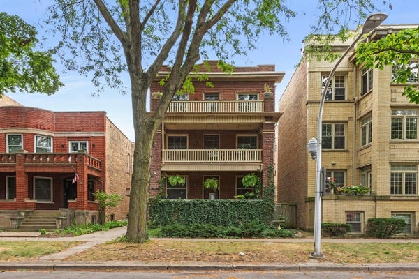 1347 W GRANVILLE AVE, CHICAGO, IL 60660 - Image 474fa0fb8d4e03cc7a7c3b5793c14fc0/1837176691