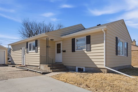 Photo of 2550 26th Street, Rock Island, IL 61201 (MLS # 12770027)