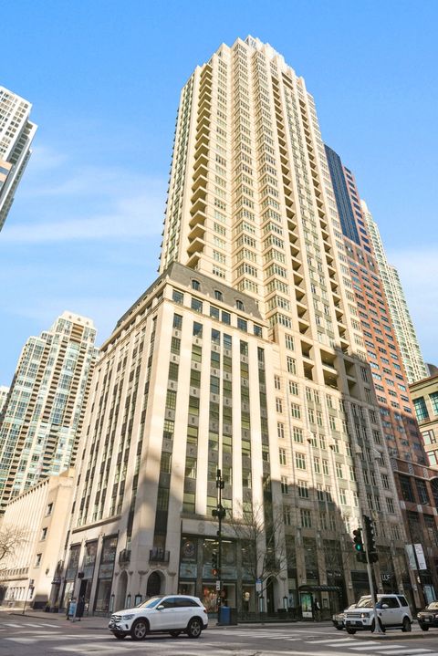 118 E ERIE Street 31F Chicago IL 60611
