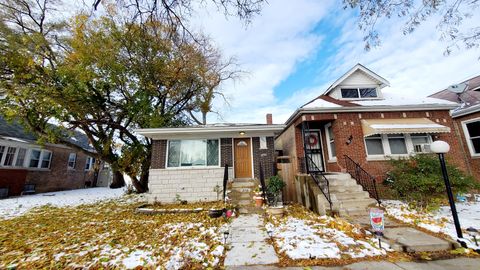 Tiny photo for 320 W 101st Place, Chicago, IL 60628 (MLS # 12515405)